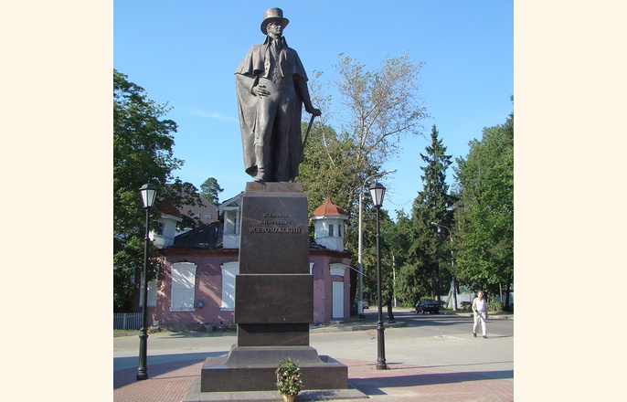 Памятник В.&nbsp;А.&nbsp;Всеволожскому